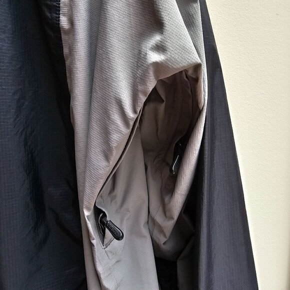 L.L.Bean Men's Nylon Windbreaker Jacket With Hood & Zippered Pockets, Size XL - Picture 10 of 11